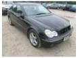 vindem usa si oglinda mercedes c 220cdi