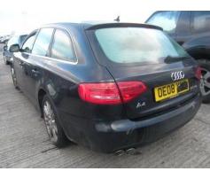 bara fata caga audi a4 8k combi