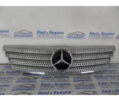 grila fata mercedes c class (w203) 2.2cdi