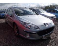 vindem far dreapta  peugeot 407 2.0hdi rhr
