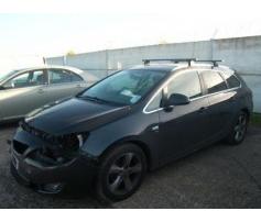 vindem lampa plafon opel astra j combi 1.7cdti