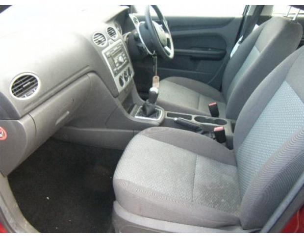 aripa stg. fata ford focus 2 1.6 tdci