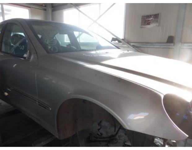 aripa dreapta fata mercedes clasa c (w203) 2.2cdi