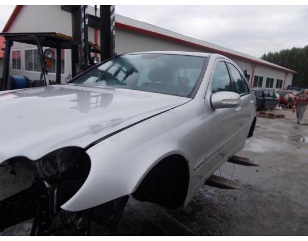 aripa stanga fata mercedes c 220 cdi