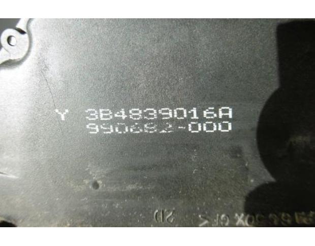 broasca dreapta spate vw passat 3b4839016a