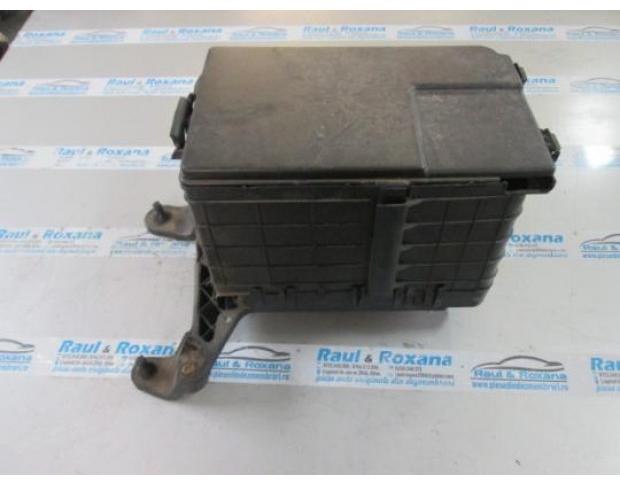 carcasa baterie vw touran 2.0tdi bkd 1k0915335b