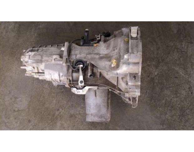dezmembrez audi a4 avx