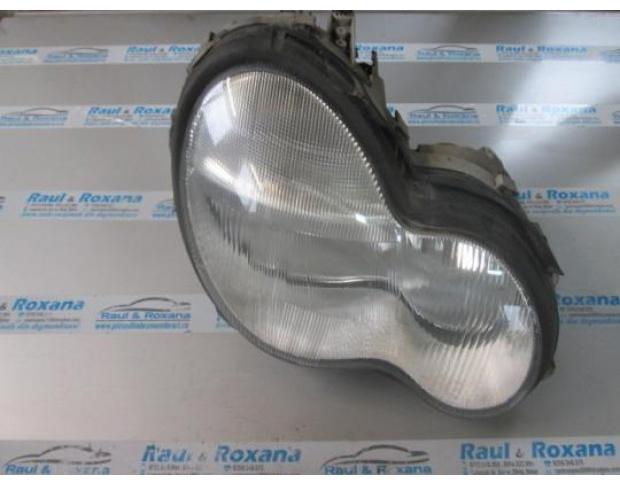 far dreapta mercedes c 220