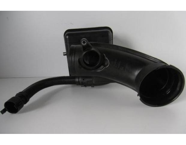 furtun aer cu rezonator bmw f10 2.0d n47d20d 13718512285