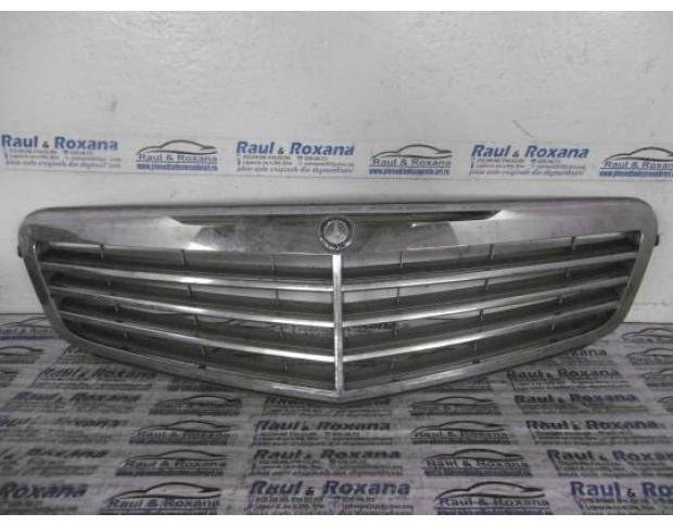 grila fata mercedes c 204 220 cdi