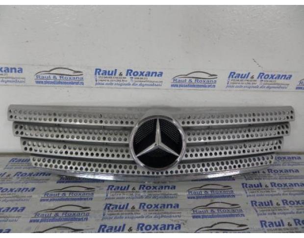 grila fata mercedes c class (w203) 2.2cdi