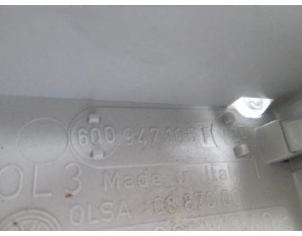 lampa plafon vw polo 9n 6q0947105f