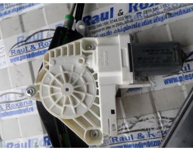 motoras macara stanga fata audi a4 2.0tdi cag 8k0959802a