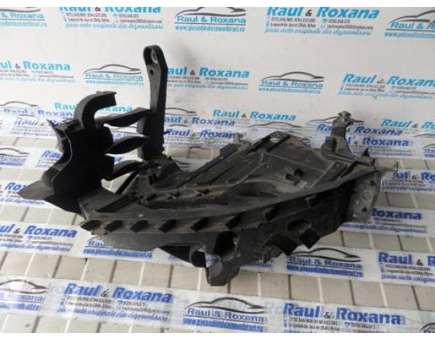 ornament far dreapta audi a4 2.0tdi cag 8k0805607a