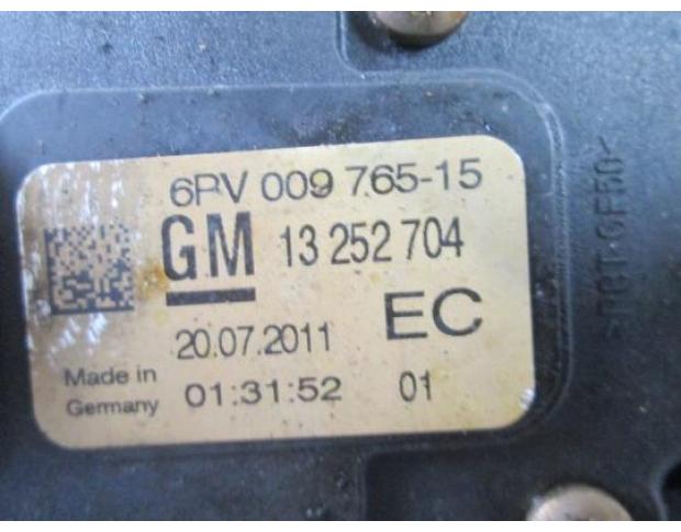 pedala acceleratie opel astra j 2.0cdti a20dth cod 13252704