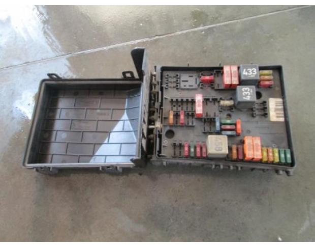 tablou sigurante audi a3 2.0tdi bkd cod 1k0937132d