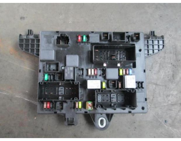 tablou sigurante opel astra j 2.0cdti a20dth cod 13301301
