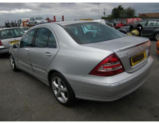 aripa stanga fata mercedes clasa c (w203) 2000/05-2007/02