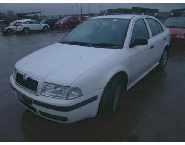 usa si aripa pentru skoda octavia 1 1900tdi axr