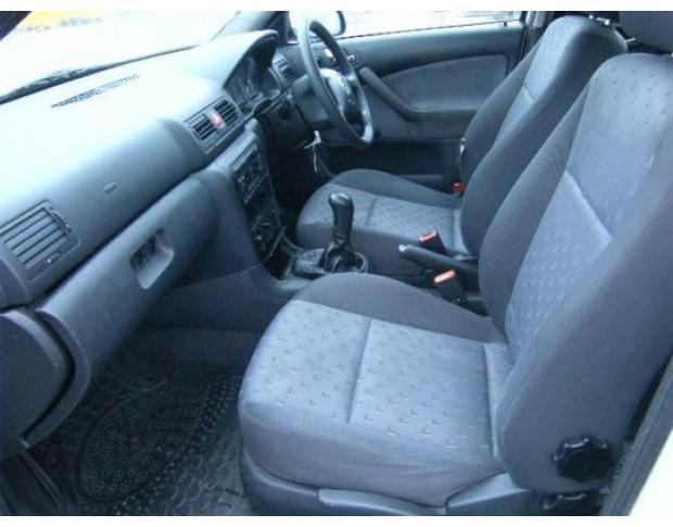usa si aripa pentru skoda octavia 1 1900tdi axr