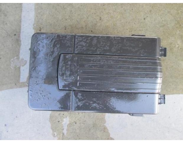 vand carcasa baterie vw golf 5 1.6fsi 1k0915333c