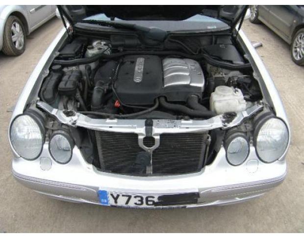 vindem aripa far capota mercedes e classe 210 cdi