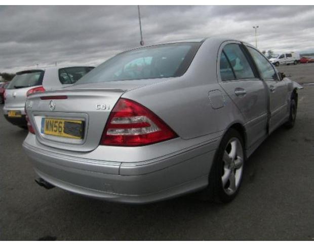 vindem aripa stanga fata mercedes c 203 cdi din dezmembrari