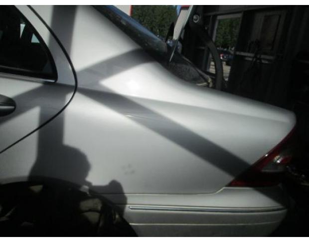 vindem aripa stanga spate mercedes c 220 cdi w203