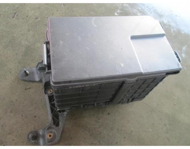 vindem carcasa baterie vw golf 5 2.0tdi bkd cod 1k0915443
