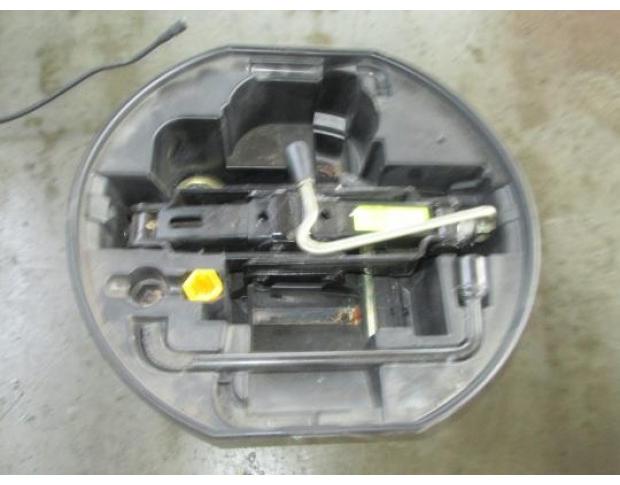 vindem cric citroen c3 1.4hdi 8hy