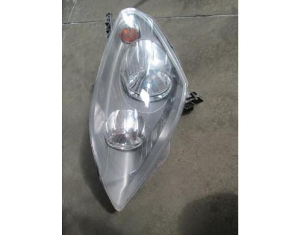 vindem far dreapta 0301214601 opel zafira b 1.9cdti z19dth