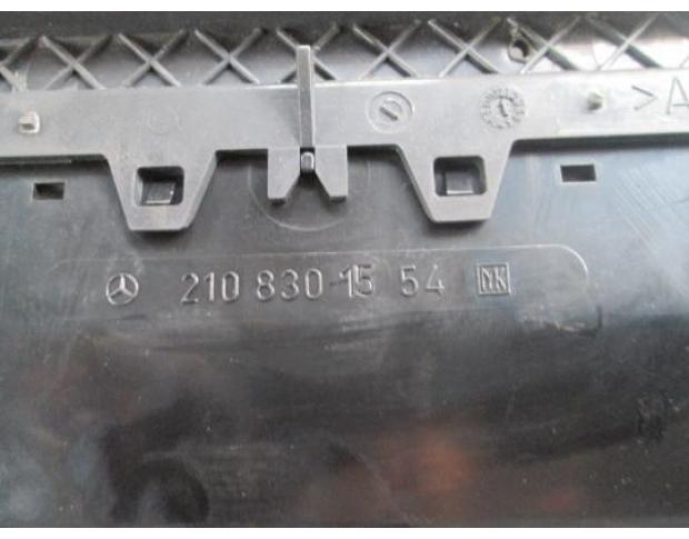vindem grila aerisire mercedes e 220 cdi w210 cod 2108301554