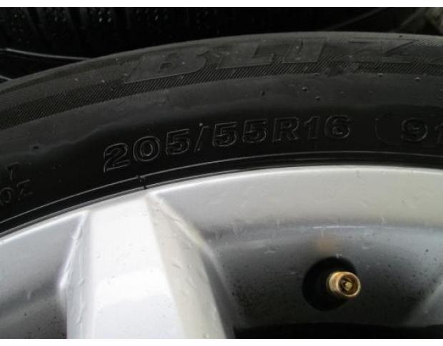 vindem janta aliaj 205/55 r16 vw golf 5