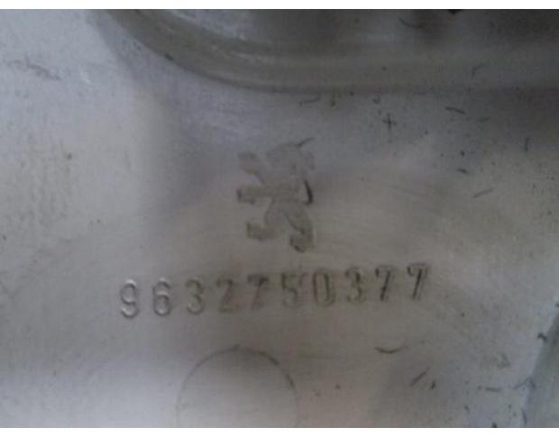 vindem lampa plafon 9632750377 peugeot 307 1.6hdi din dezmembrari