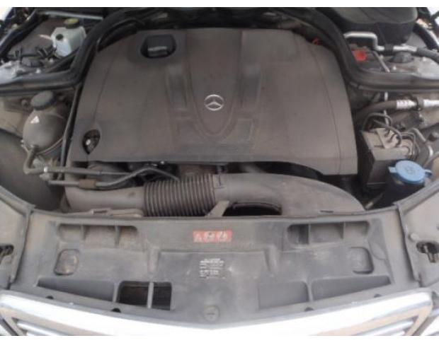vindem oglinda laterala dreapta de mercedes c w204  an 2008