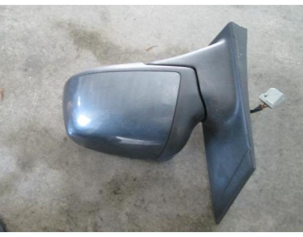 vindem oglinda laterala stanga ford focus 2 combi