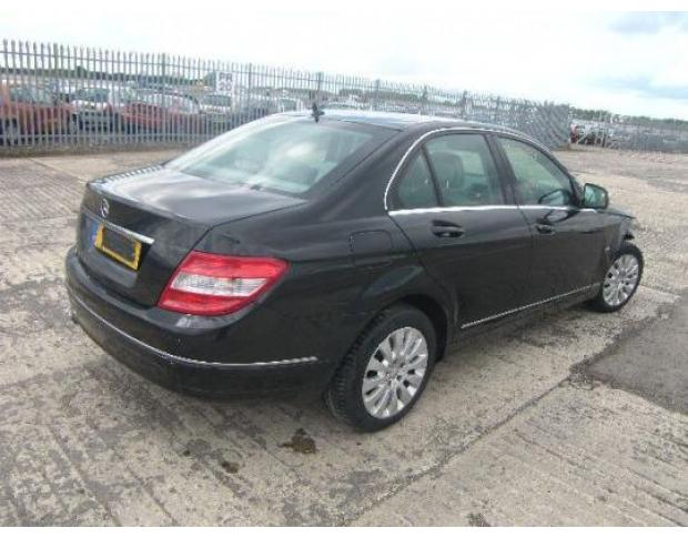 vindem punte fata de mercedes c220 cdi w204 an 2007-2011