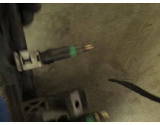 vindem rampa injectoare 1c1036067 ford focus 2 1.6b shda