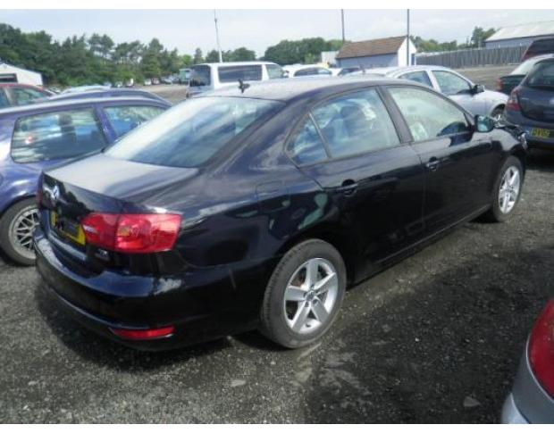 vindem rampa injectoare de vw jetta 1.6tdi