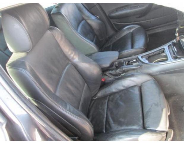 vindem scaune fata bmw 118 2.0d