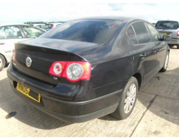 vindem usa aripa far capota vw passat 3c