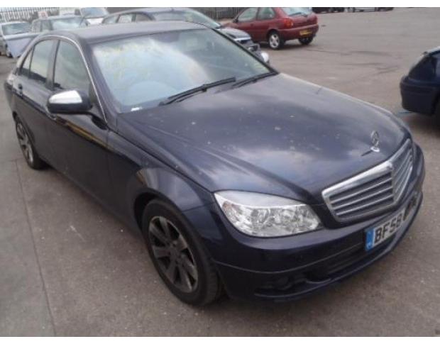 vindem usa fata de mercedes c w204  an 2008