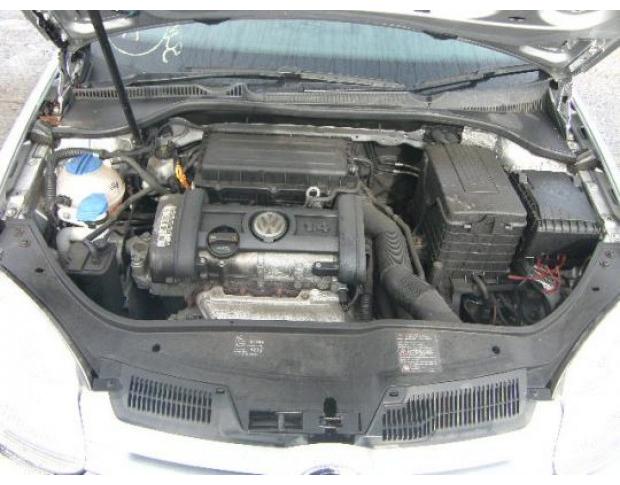 vindem usa fata vw golf 5 an 2004-2007