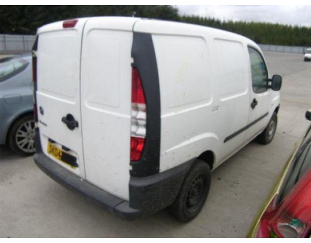 vindem usa si oglinda fiat doblo 1.9d