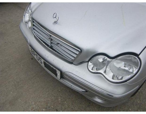 vindem usa si oglinda mercedes c 220 cdi