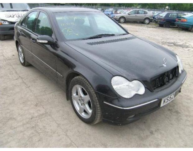vindem usa si oglinda mercedes c 220cdi