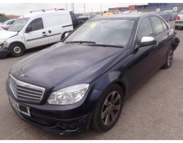 vindem usa spate de mercedes c w204  an 2008
