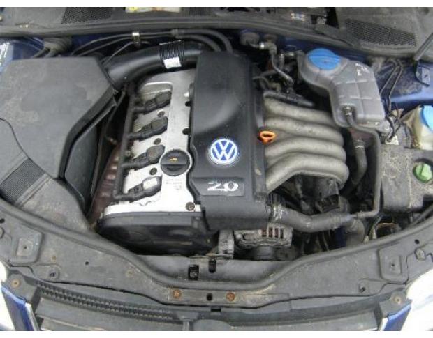 vindem usa spate vw passat 2.0b an 2004
