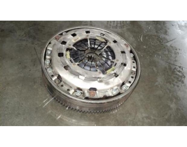 vindem volanta pentru bmw 2000 diesel  136 cp